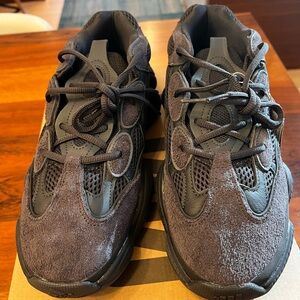 YEEZY 500 size 10.5